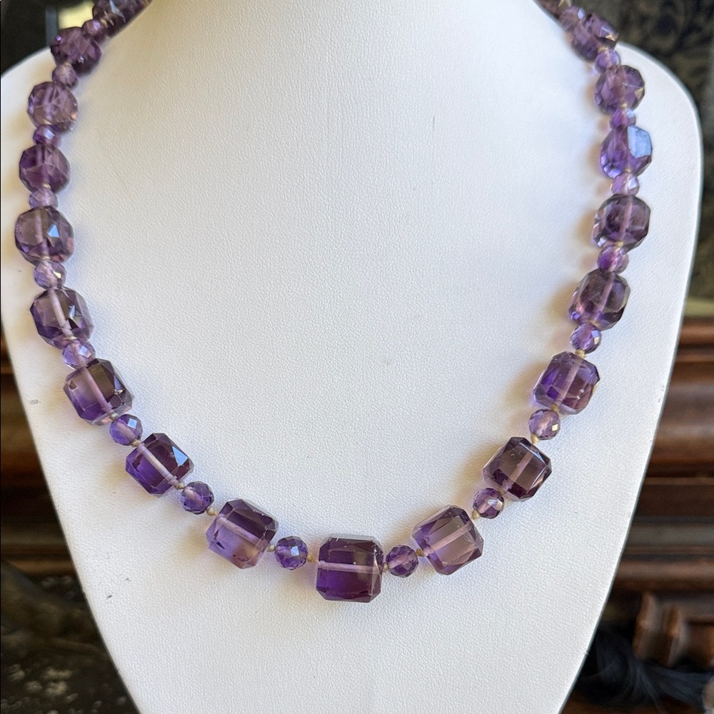 Estate amethyst Purple multi faced beads Strand Necklace